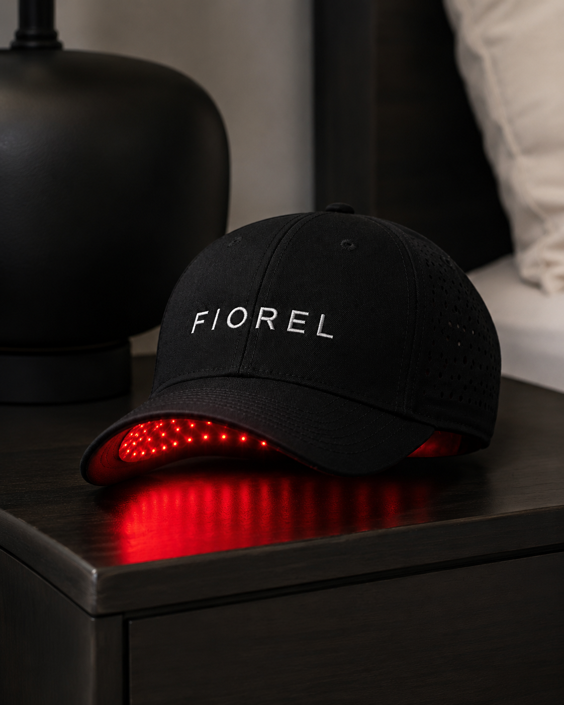 Vista frontal de FIOREL Hair con iluminación LED roja